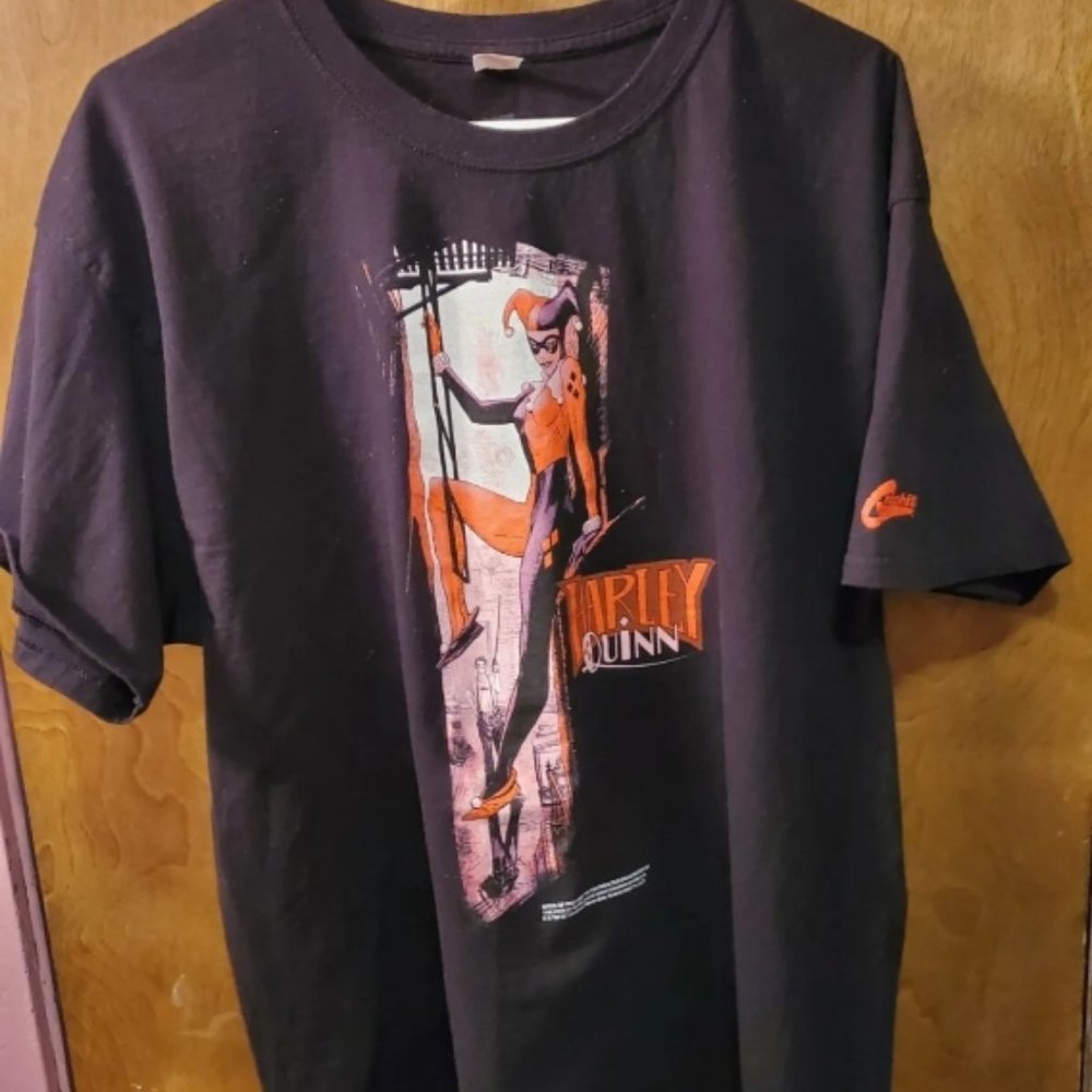 Vintage RARE OFFICIAL HARLEY QUINN T-Shirt Plus BONUS DC COMICS GRAPHITTI